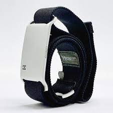 Black Strap Belt With a Silver Magnetic Buckle